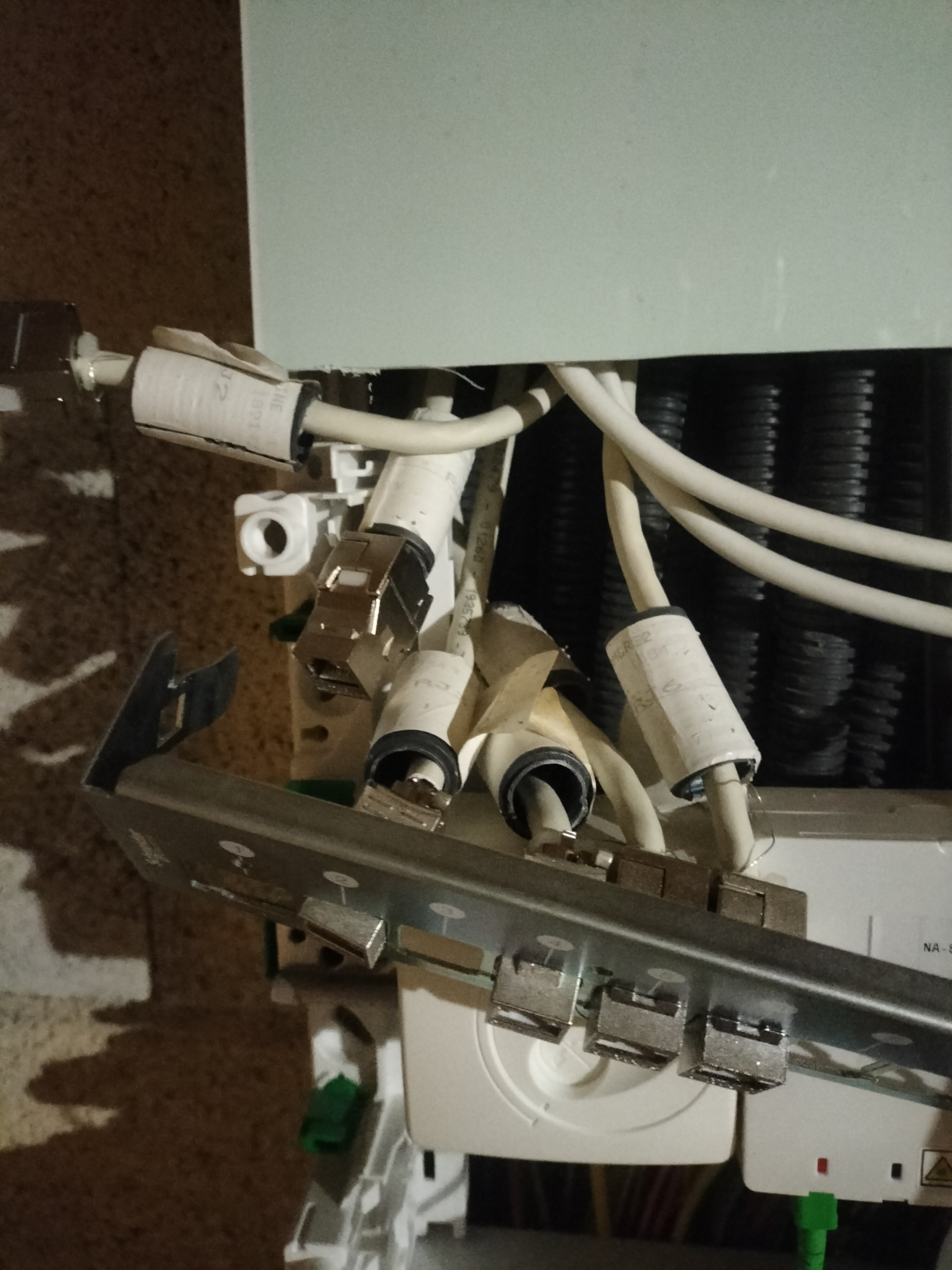 Intervention connectique et réseau en atelier