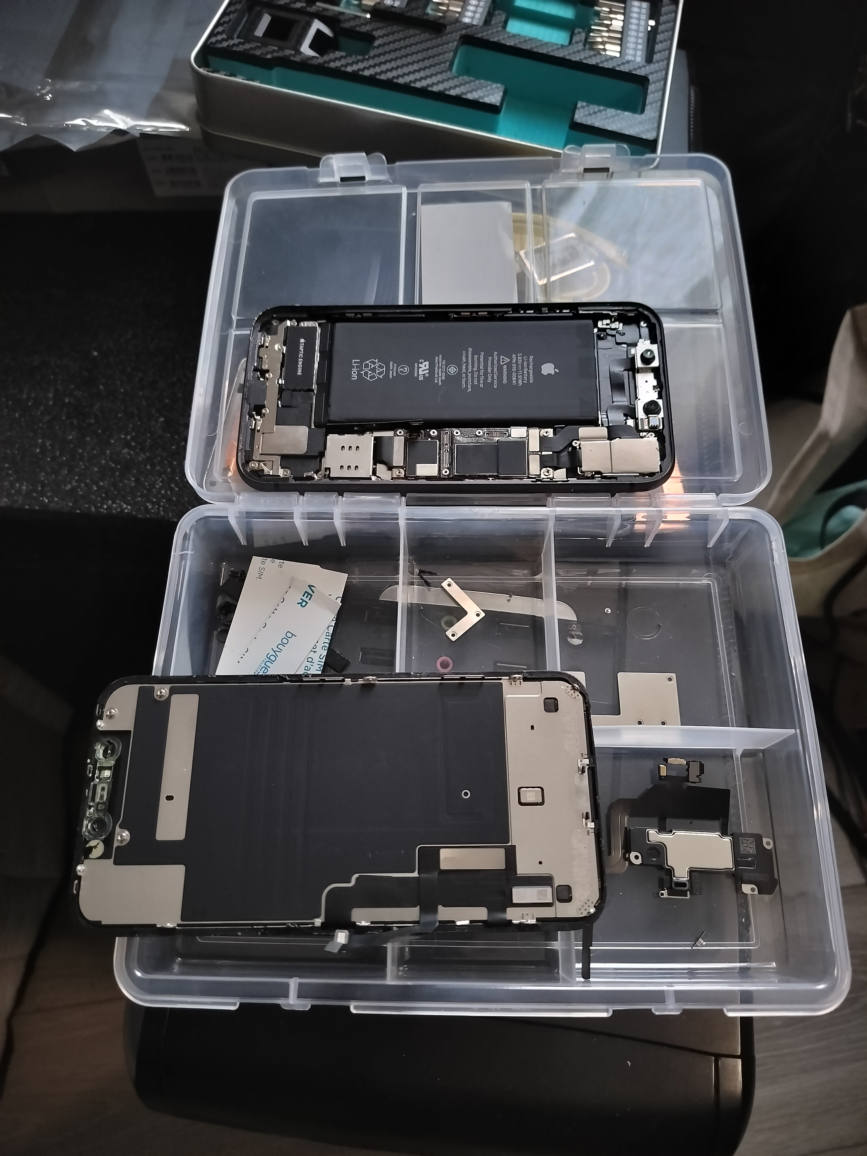 Réparation smartphone avec démontage complet en atelier